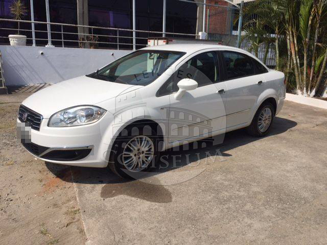 LOTE 025 -  Fiat Linea Absolute 1.8 16V Dualogic 2015