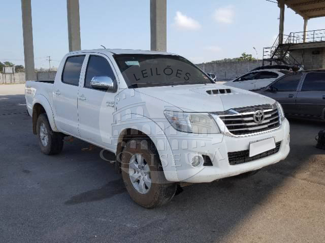 LOTE 023 - Toyota Hilux 3.0 TDI 4x4 CD SR (Aut) 2012