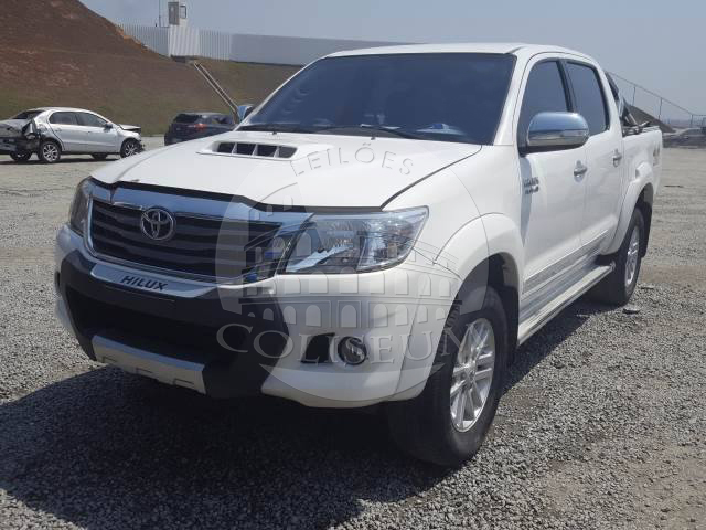 LOTE 032 - TOYOTA Hilux 2.8 TDI SRV CD 4x4 2017