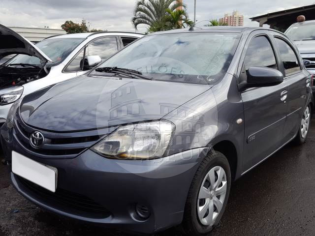 LOTE 035 -  TOYOTA ETIOS XS 1.5 16V Manual 2015