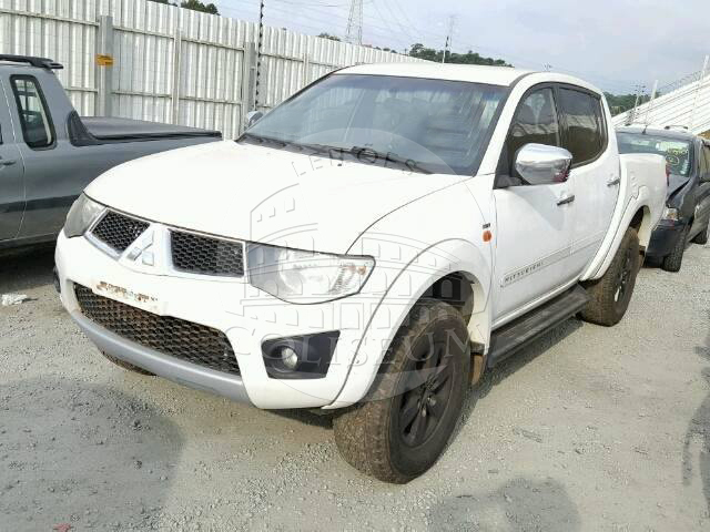 LOTE 025 -  Mitsubishi L 200 Triton HPE 4x4 3.5 V6 55.000