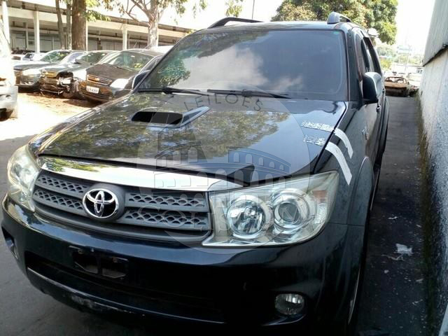 LOTE 033 -  Toyota Hilux SW4 SRV 4x4 3.0 Turbo (aut) 2010