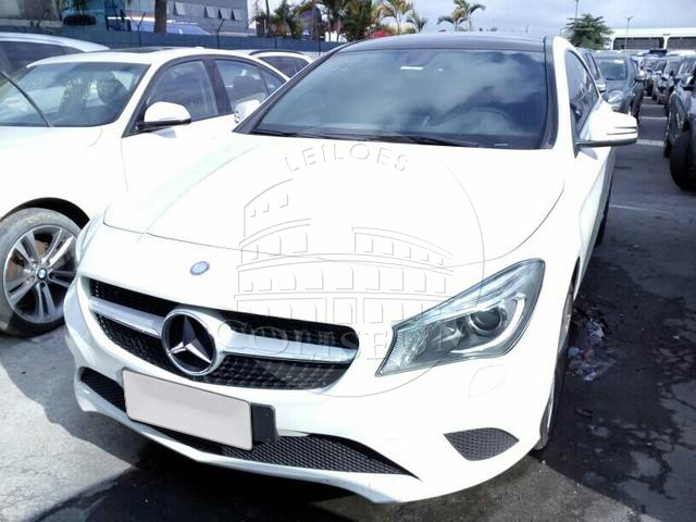 LOTE 032 -  Mercedes-Benz CLA 200 Urban DCT (Flex) 2016