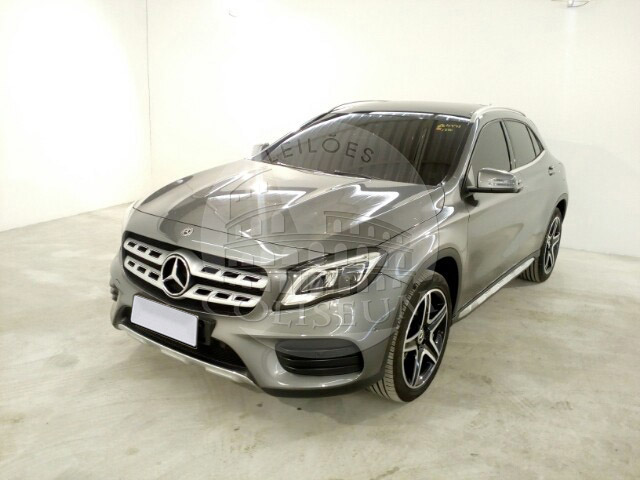 LOTE 033 - MERCEDES BENZ GLA 200 Style 2017