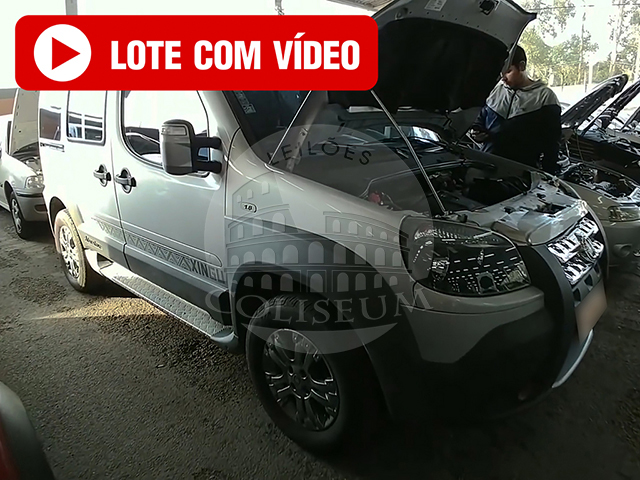 LOTE 018 -  Fiat Doblò Adventure Xingu 1.8 16V (Flex) 2013