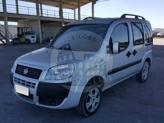 LOTE 015 - FIAT DOBLO Essence 1.8 16V (Flex) 2015