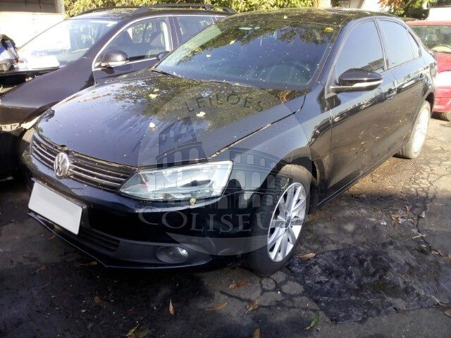 LOTE 015 -  Volkswagen Jetta 2.0 Trendline 2016