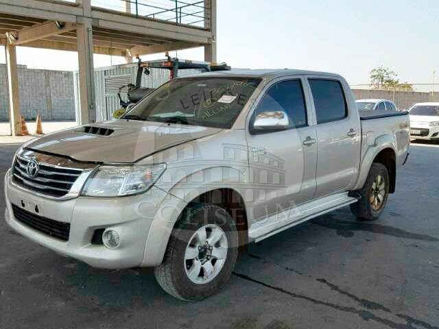 LOTE 022 -  Toyota Hilux 3.0 TDI 4x4 CD SR (Aut) 2015